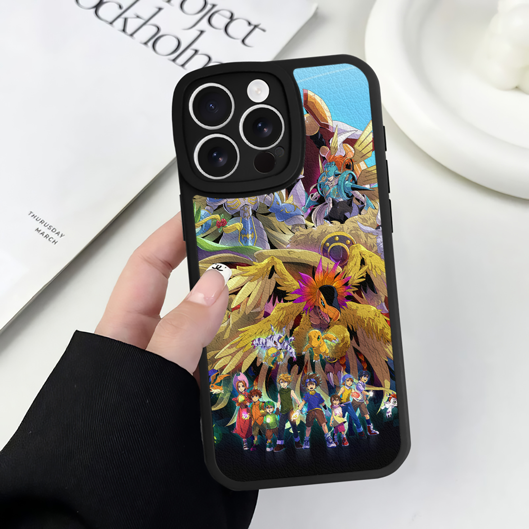 （画像用） Digimon デジタルモンスター/デジモン 【iPhone 16シリーズ対応】シリコンスマホケース（レザー調） 材質：シリコン